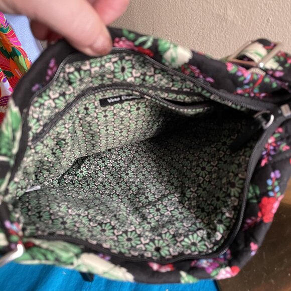 Vera Bradley Raspberry Floral Quilted Crossbody Bag With Multiple Zip Pockets - Picture 4 of 6